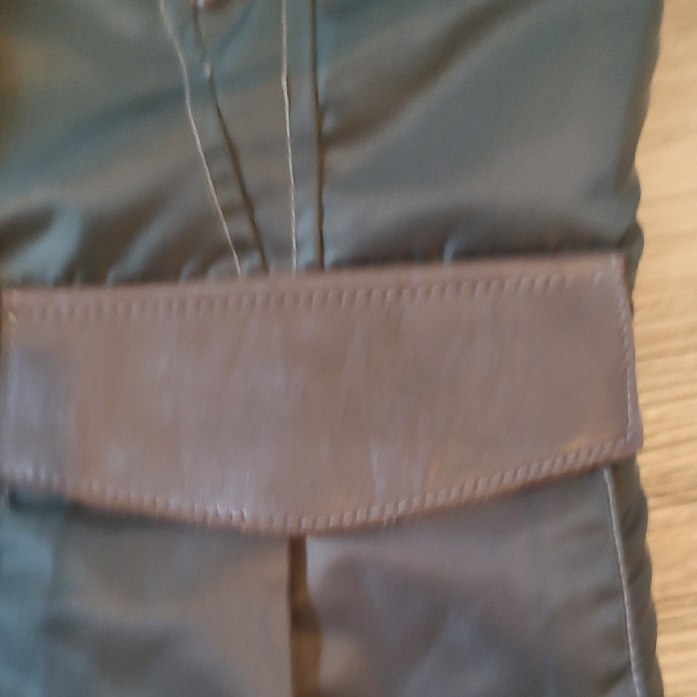 My Tribe Ladies Green Waterproof Vest with Brown Leather Detail Size Large EUC - Picture 3 of 14